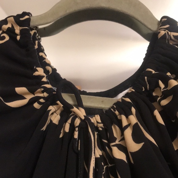 Motherhood XL adjustable neck black and cream blouse.  Flutter sleeves - Picture 3 of 6